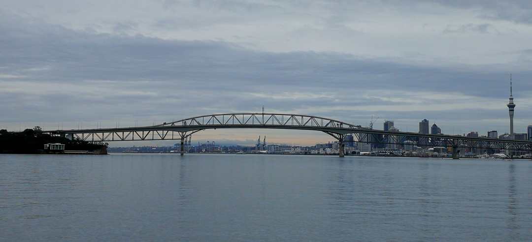 Jiyou Dong Auckland Harbour Bridge